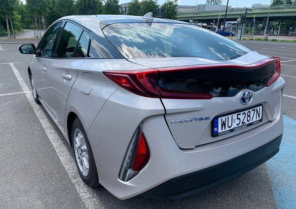 Toyota Prius cena 79999 przebieg: 144000, rok produkcji 2018 z Warszawa małe 232